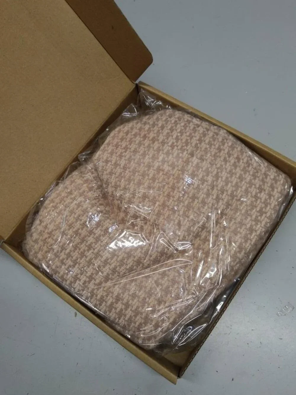 Pack of 2 Houndstooth Throw Pillow Covers 22x22 Inch (Retail $30.99)